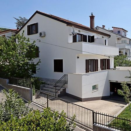 Apartments And Rooms With Parking Space Selce, Crikvenica - 2362 Buitenkant foto