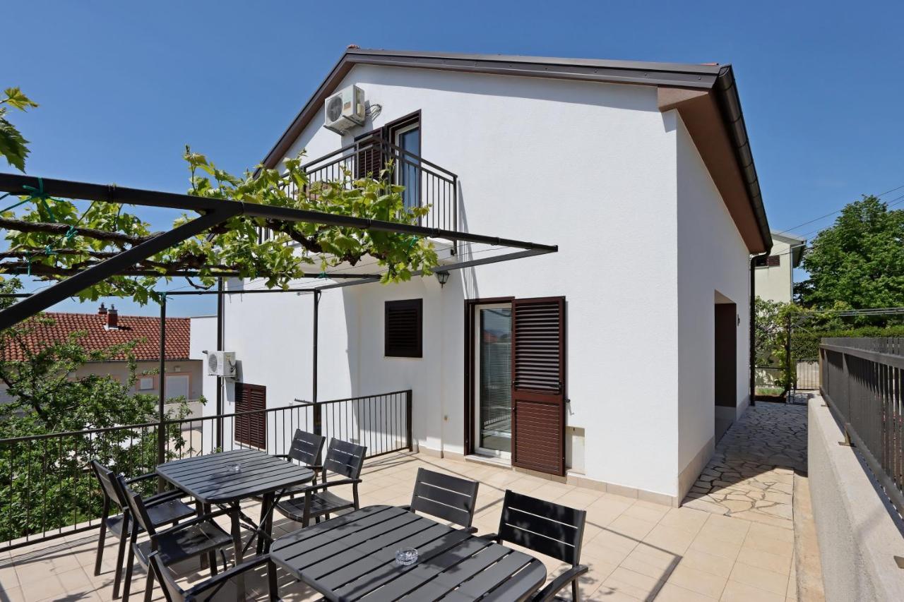 Apartments And Rooms With Parking Space Selce, Crikvenica - 2362 Buitenkant foto