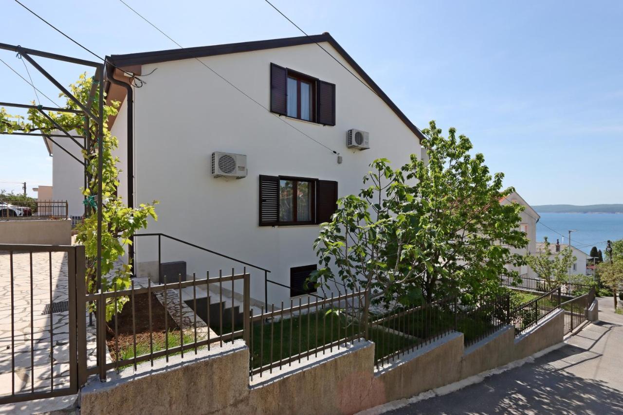 Apartments And Rooms With Parking Space Selce, Crikvenica - 2362 Buitenkant foto