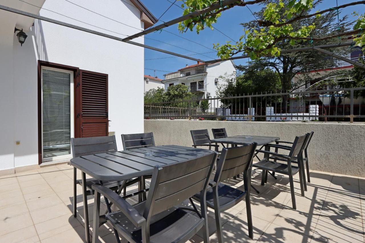Apartments And Rooms With Parking Space Selce, Crikvenica - 2362 Buitenkant foto