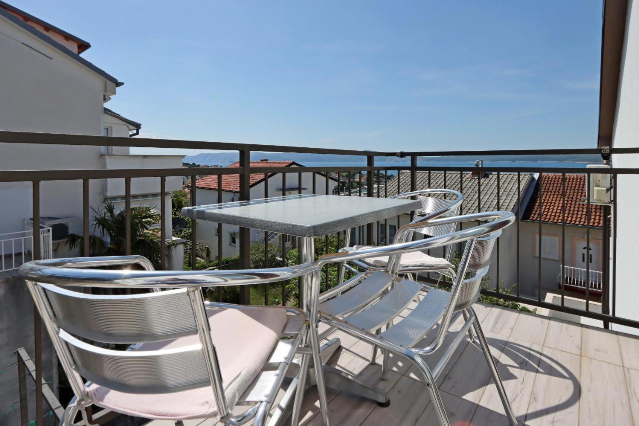 Apartments And Rooms With Parking Space Selce, Crikvenica - 2362 Buitenkant foto